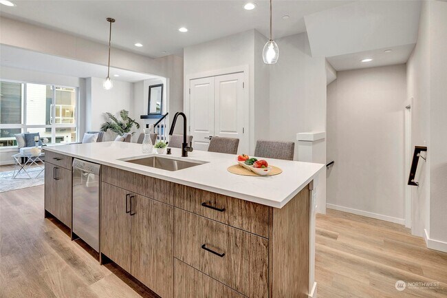 Building Photo - 17347 90th Dr NE