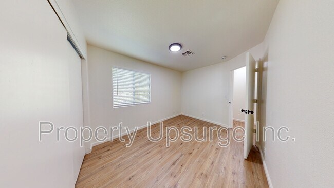 Building Photo - 1450 Victor Ave