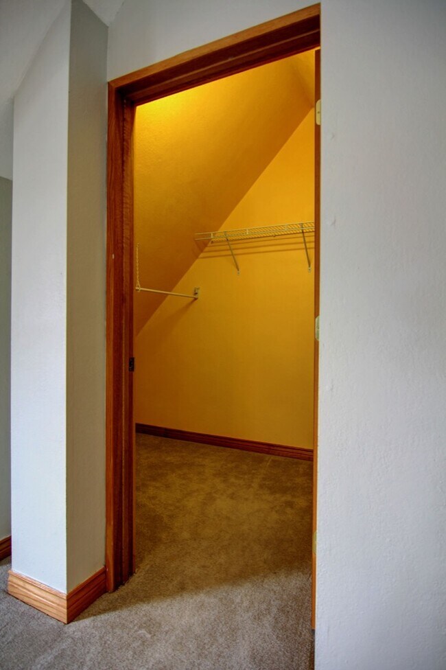Building Photo - 5427 Xerxes Ave S