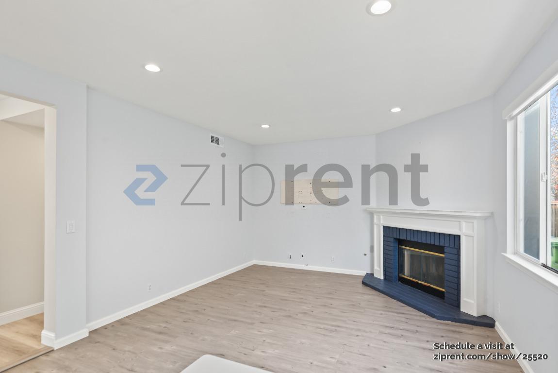 Building Photo - Unit