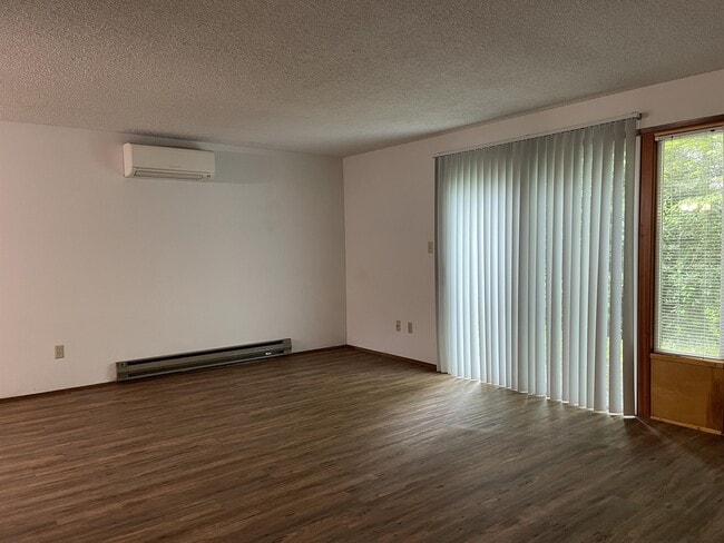 Building Photo - 116 N 3rd Ave SW