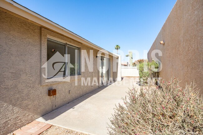 Building Photo - Cozy Home with No HOA and a Large NO Maintenance Backyard