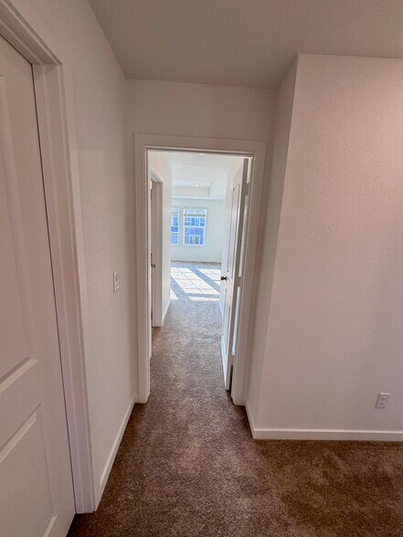 Building Photo - 8969 Spikerush Ct
