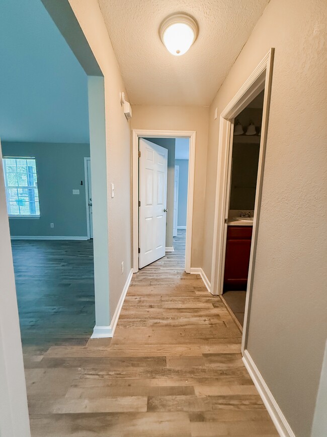 Building Photo - 28 W F Magers Rd