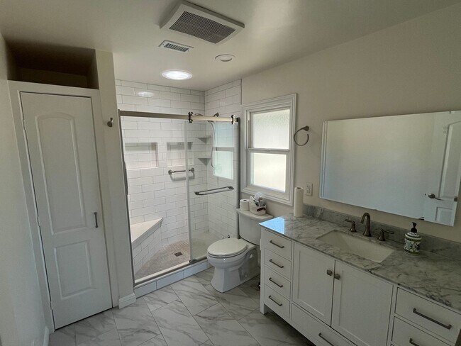 Building Photo - Coming Soon! 3 bd/2.5 bath home in the rolling foothills of Vista