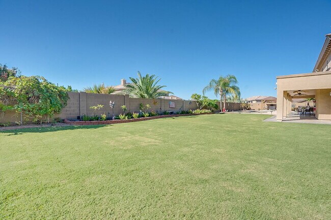 Building Photo - 7543 E Kael Cir