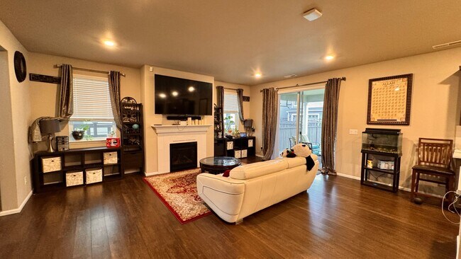 Building Photo - Beautiful 5 Bedroom Home Ten Trails Black ...