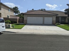 Building Photo - Lovely 4 Bedroom 2.5 Bathroom In Eastvale - Call Today