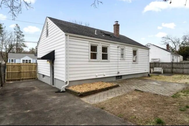 Building Photo - 244 Judwin Ave