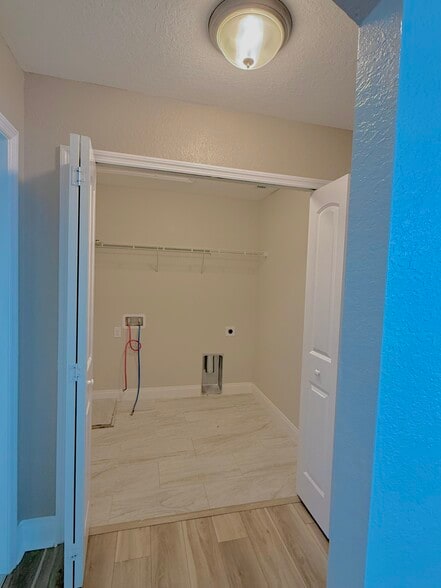 Building Photo - 2139 Sutton Ridge Ave