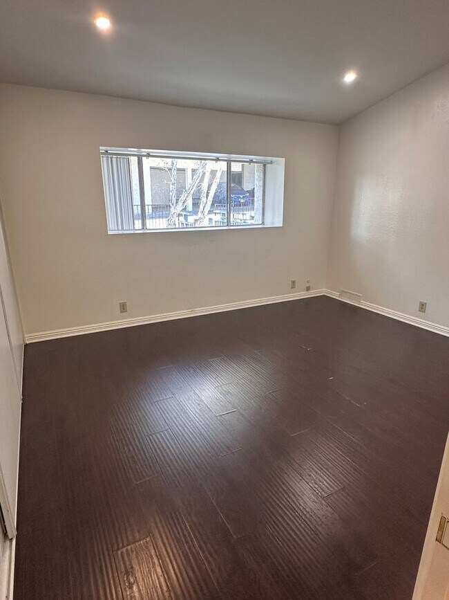 Building Photo - 34th Street Condo