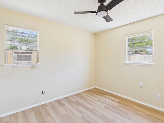 Building Photo - 3810 Mesa Verde Dr