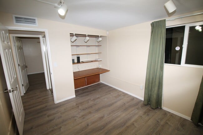 Building Photo - 7932 E Rosewood St