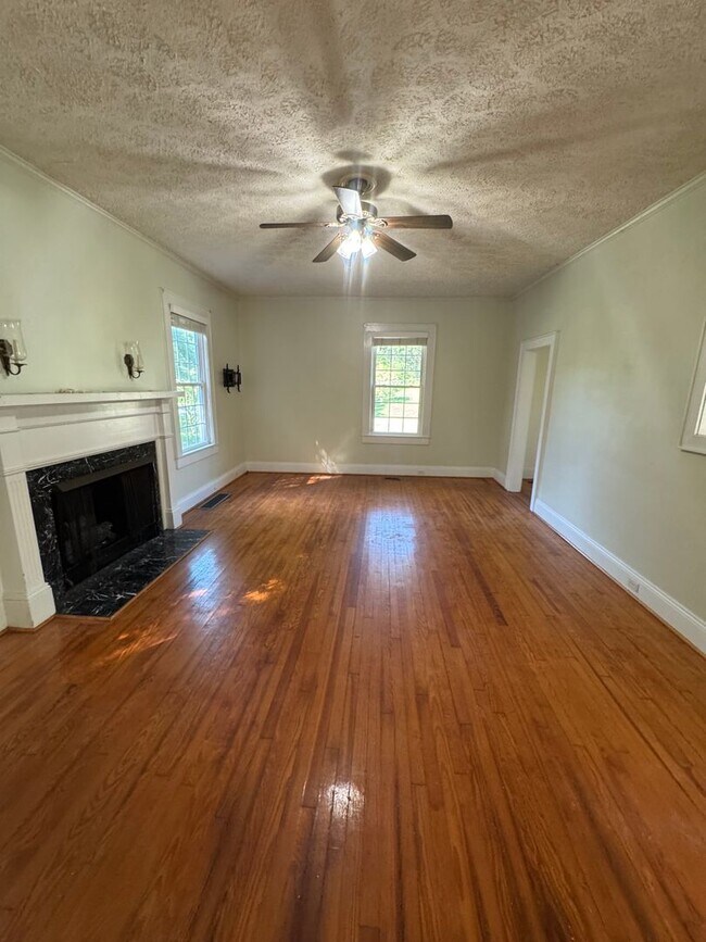 Building Photo - 207 Edgemont Ave
