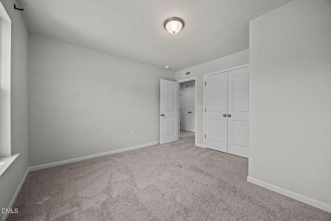 Building Photo - 200 Beacon Hl Rd