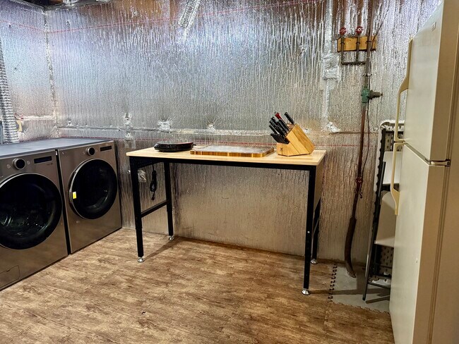 Building Photo - 21178 Hedgerow Ter