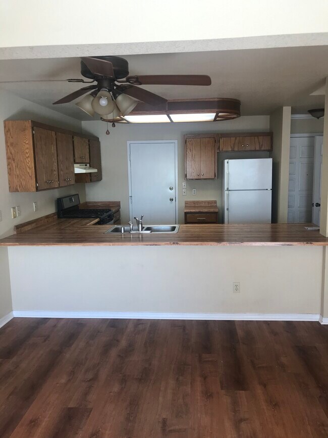 Building Photo - 1281 Burton Ct