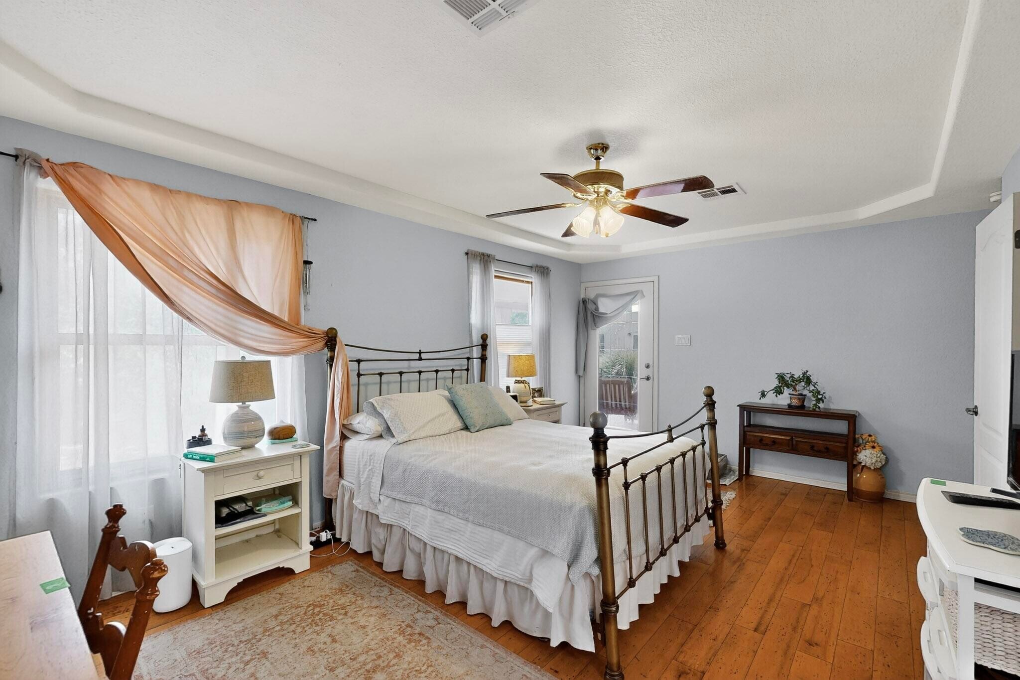 Building Photo - 2004 Vista Lejano