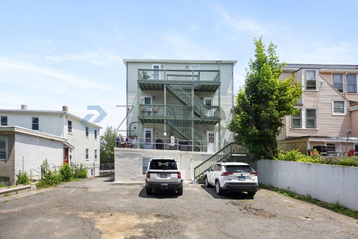 Building Photo - Unit 3