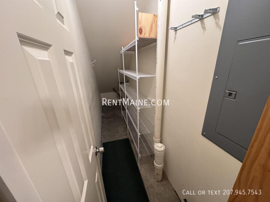 Building Photo - 20 Main Rd N