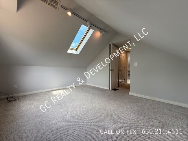 Building Photo - 4120 N Overhill Ave
