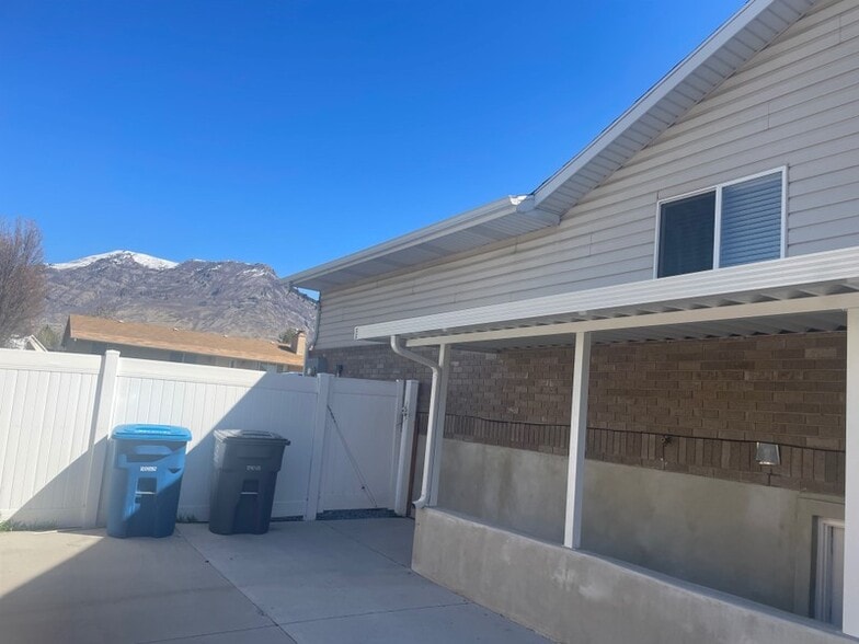 Building Photo - 287 W 500 N