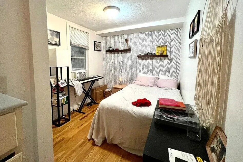 Building Photo - 220 Summer St