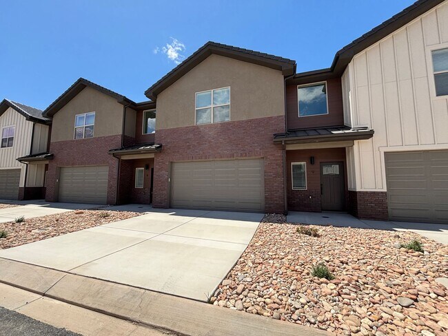 Building Photo - BRAND NEW TOWNHOME FOR RENT!