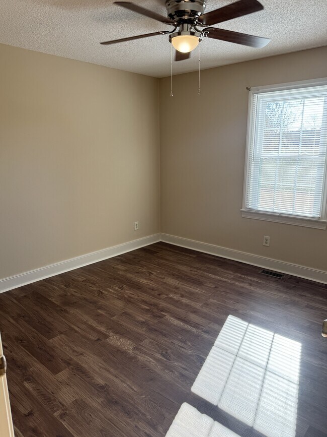 Building Photo - 3564 Mills Rd