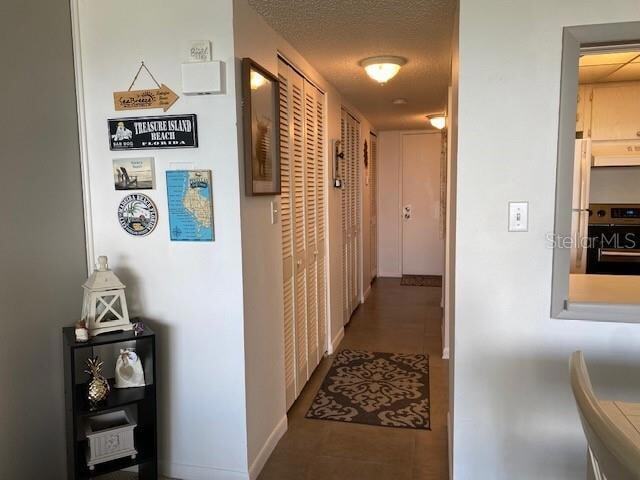 Building Photo - 4575 Cove Cir