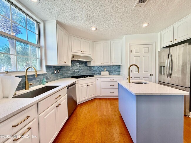 Building Photo - 315 S Ocean Grande Dr