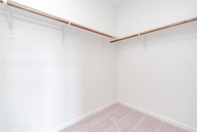 Building Photo - 772 Wellington Dr