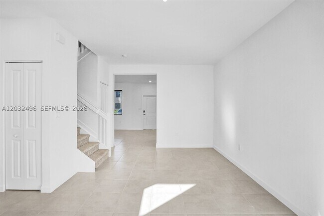 Building Photo - 2542 SE 29th Dr