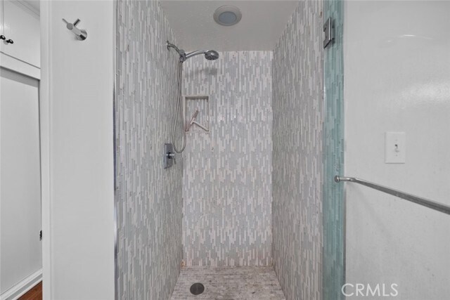 Building Photo - 1209 S Orange Grove Blvd
