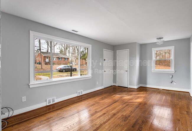 Building Photo - 8518 Mark Lawn Dr