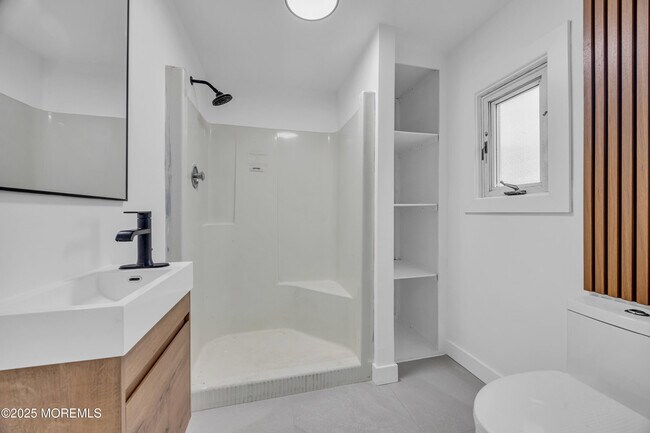 Building Photo - 234 Beach Ave