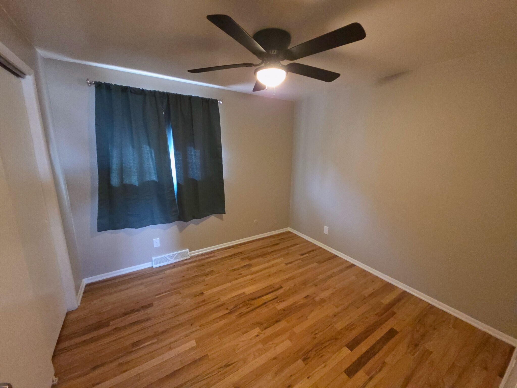 Bedroom - 209 S Hooker St