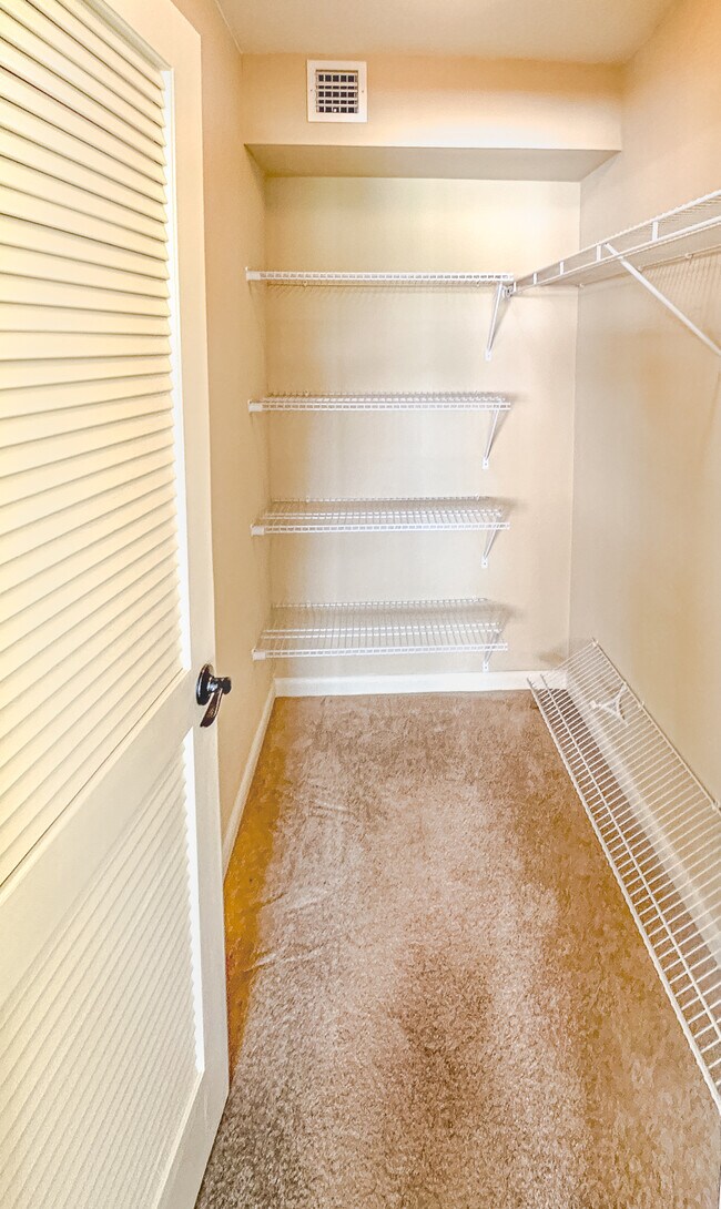 Building Photo - El Dorado Club