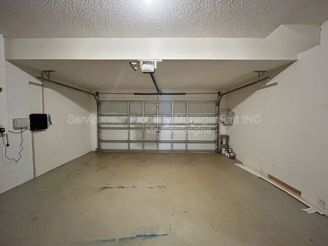 Building Photo - 10303 Beneva Dr