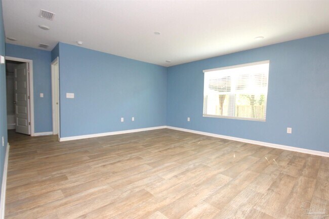 Building Photo - 10589 Queens Gate Cir