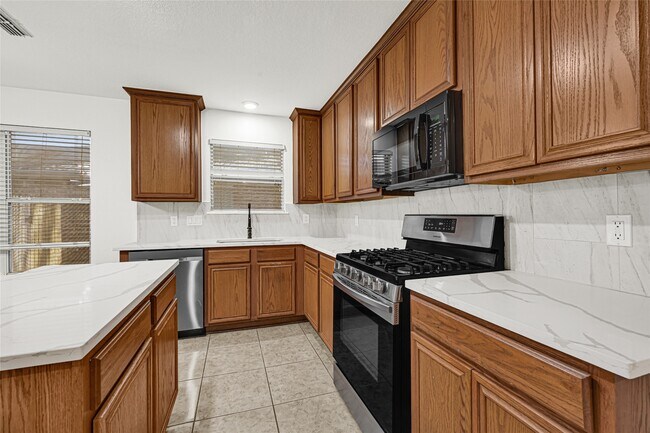 Building Photo - 15911 Breanna Ln