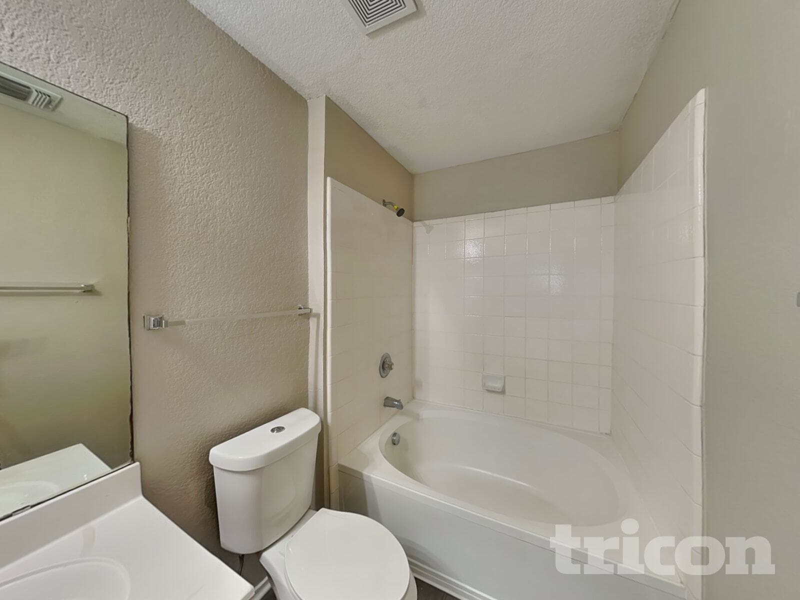 Building Photo - 7307 Circle Farm