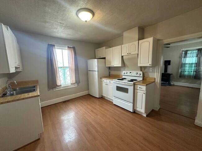 Kitchen - 202 E Buffalo St