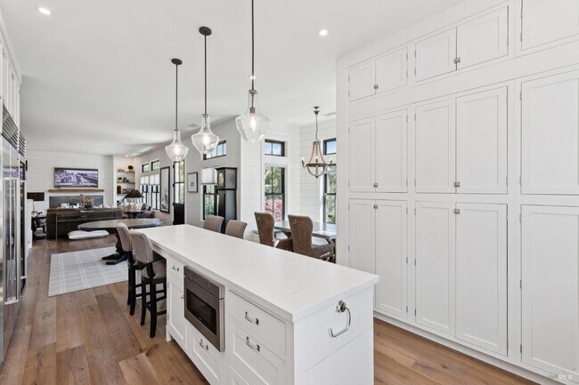 Building Photo - 1810 Quail Ct