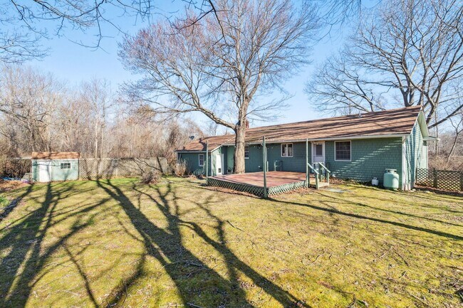 Building Photo - 17 Hillside Rd