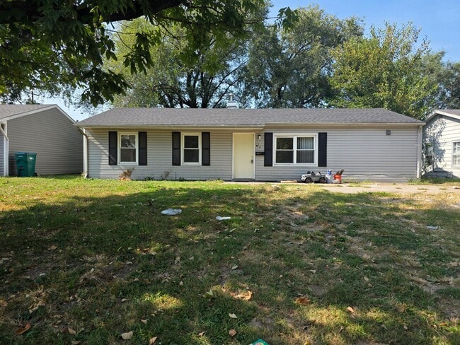 Primary Photo - 4BD/1 BA nicely updated home