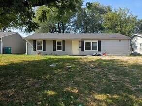 Building Photo - 4BD/1 BA nicely updated home