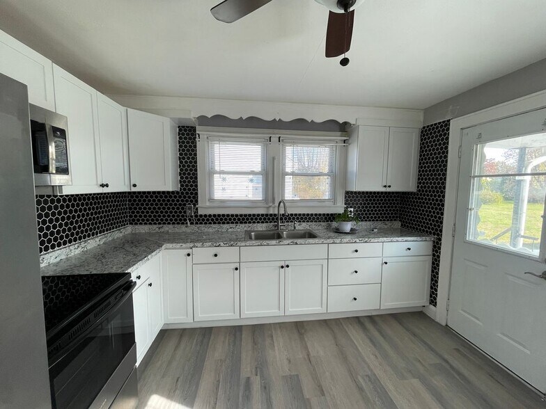 Building Photo - 31 Francis Ave