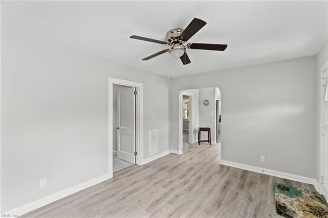 Building Photo - 218 Beechwood Ave