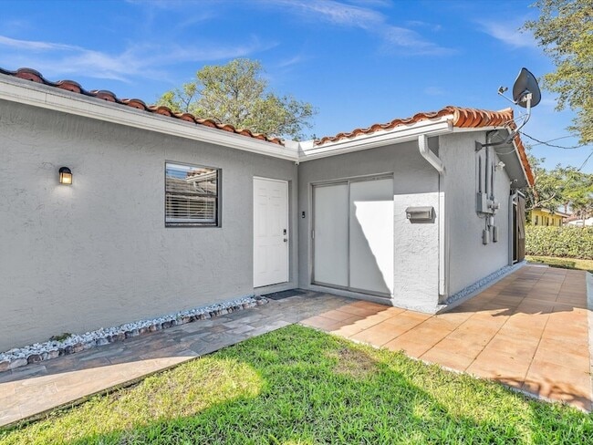 Building Photo - 3880 NW 79th Ave